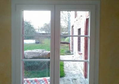 Fenêtre PVC avec croisillons incorporés